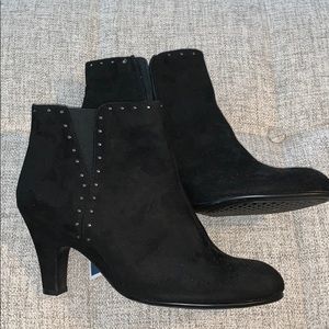 Size 9 AEROSOLES Heels